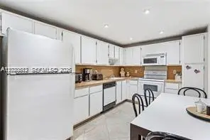 3800 Oaks Clubhouse Dr #307, Pompano Beach, FL 33069 - #2