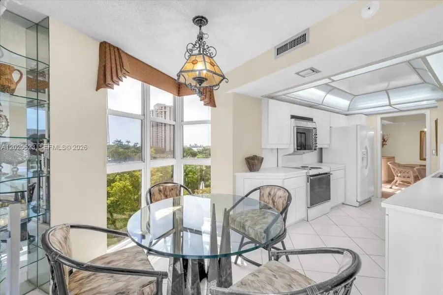 1000 Quayside Ter #701, Miami, FL 33138 - #2
