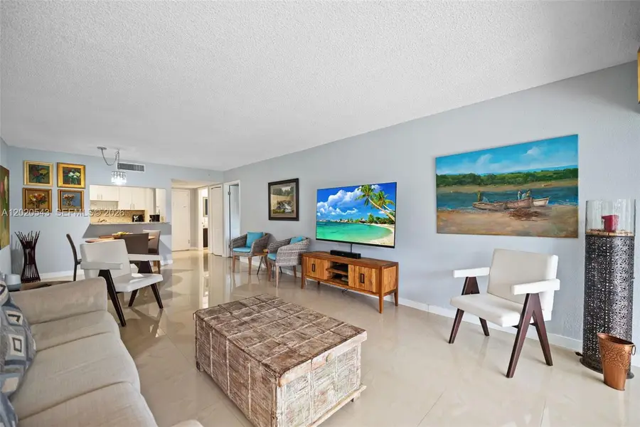 200 Lakeview Dr #113, Weston, FL 33326 - #2
