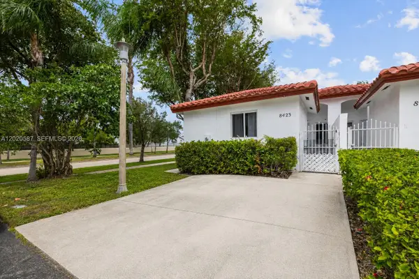 8423 SW 209th St, Cutler Bay, FL 33189