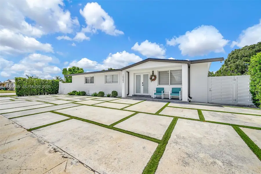 10202 SW 33rd St, Miami, FL 33165 - #2