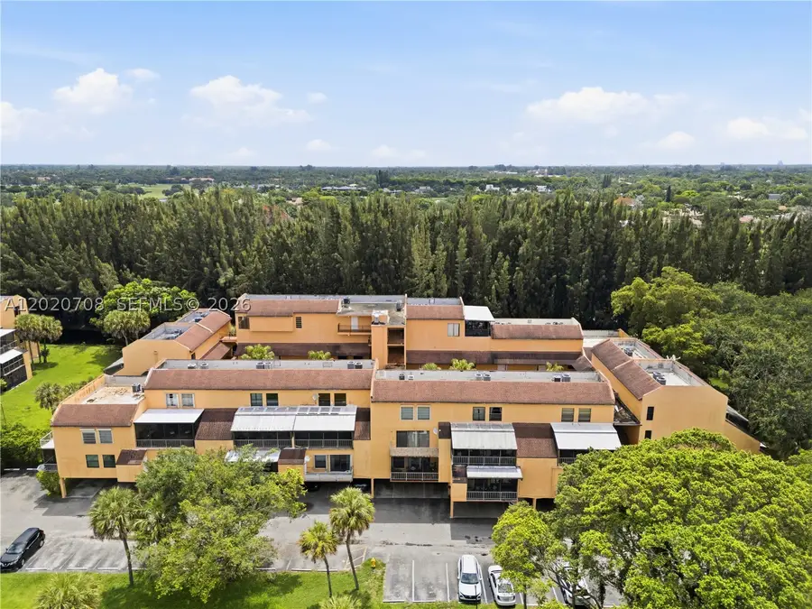 430 Commodore Dr #213, Plantation, FL 33325 - #2