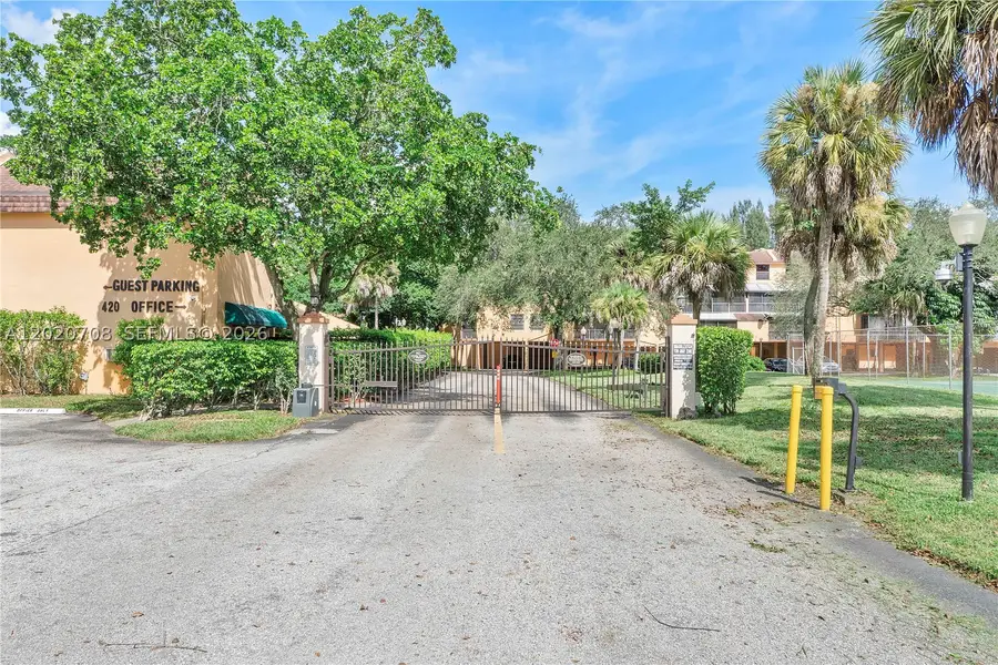 430 Commodore Dr #213, Plantation, FL 33325 - #3