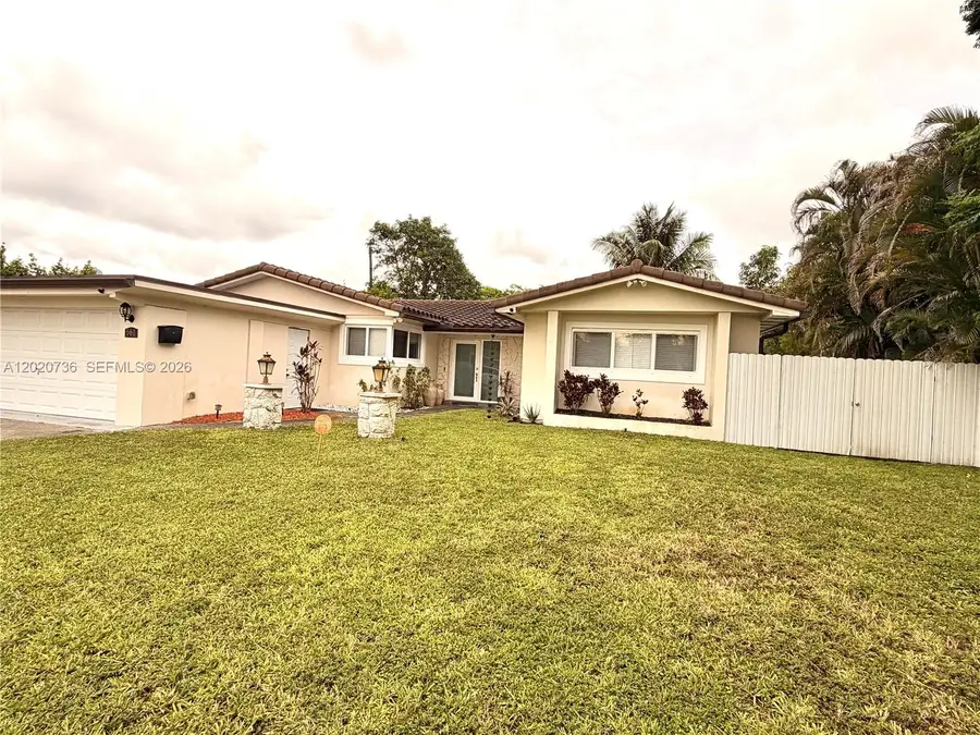 661 SW 67th Ave, Pembroke Pines, FL 33023 - #2