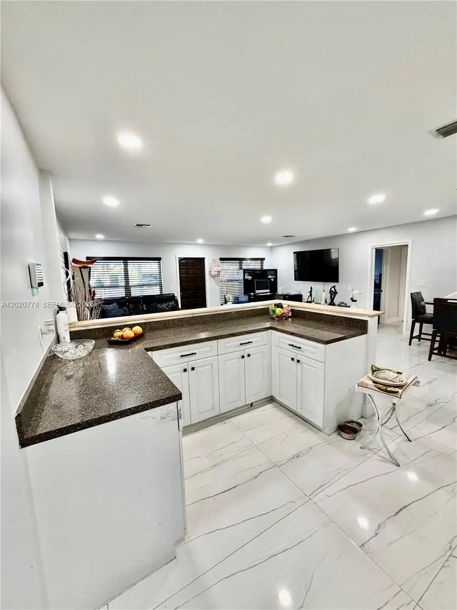 518 NW 47th Ct, Oakland Park, FL 33309 - #3