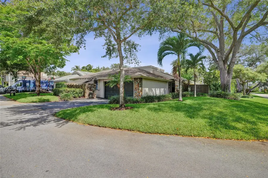 30 Cedar Rd, Hollywood, FL 33021 - #2