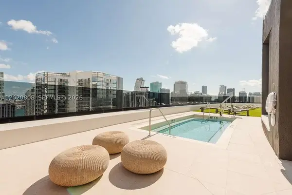 225 N Miami Ave #2810, Miami, FL 33128