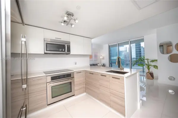 1300 Brickell Bay Dr #1601, Miami, FL 33131