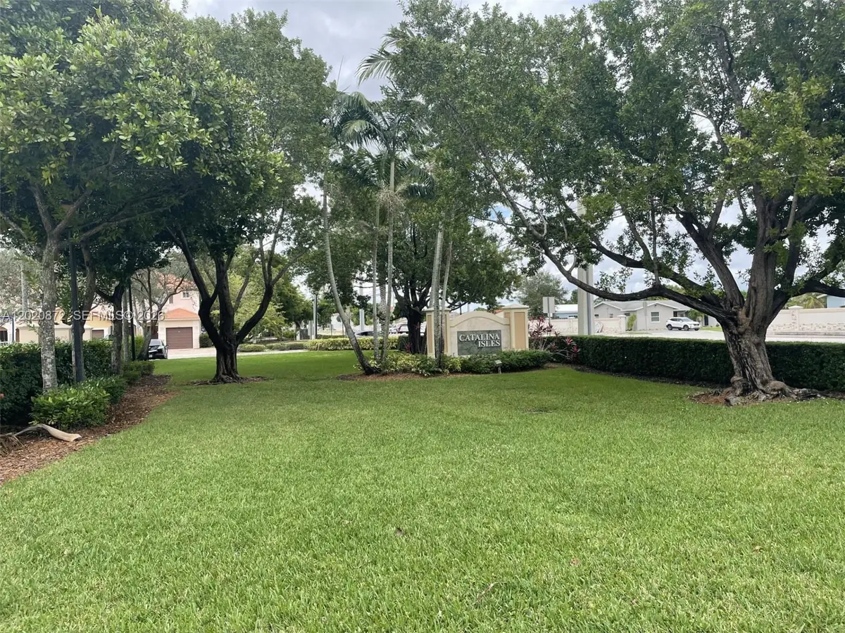 8835 S Isles Cir, Tamarac, FL 33321 - #1