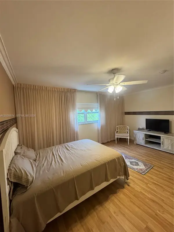 6731 Cypress Rd #410, Plantation, FL 33317