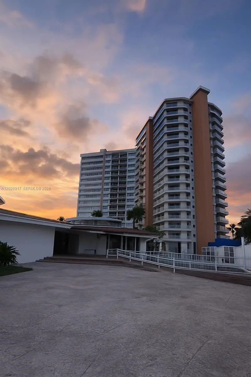 1351 NE Miami Gardens Dr #704E, Miami, FL 33179 - #1