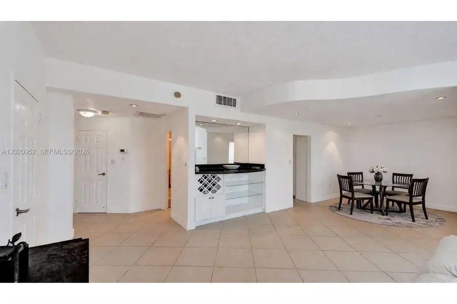 4925 Collins Ave #3H, Miami Beach, FL 33140 - #3