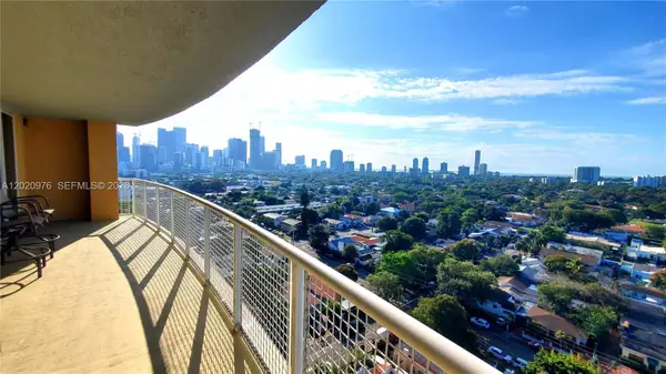900 SW 8th St #1501, Miami, FL 33130