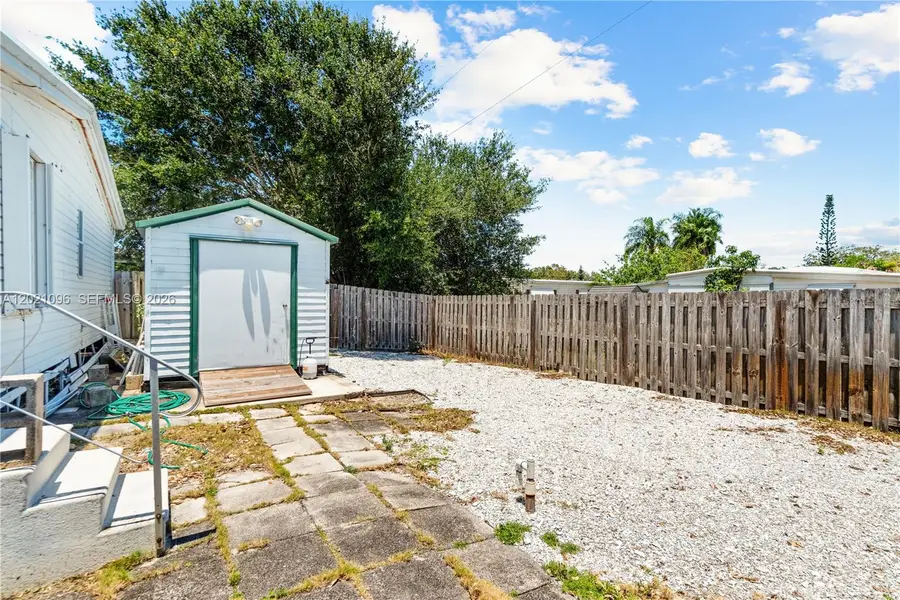 7717 SE Swan Ave, Hobe Sound, FL 33455 - #3