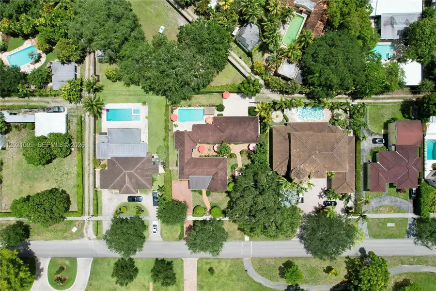 37 Deer Run, Miami Springs, FL 33166 - #2