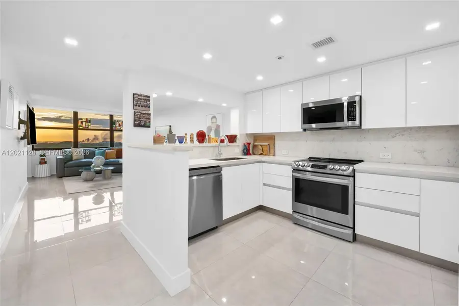 2555 Collins Ave #1106, Miami Beach, FL 33140 - #3