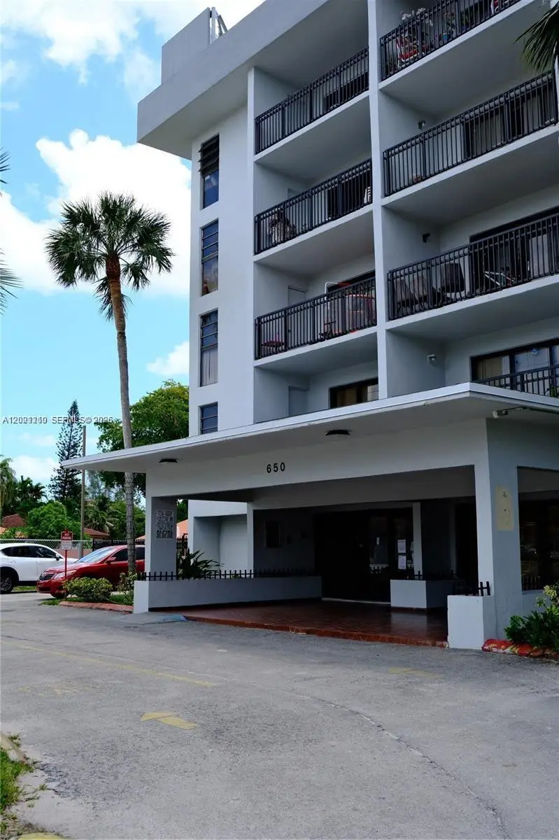 650 NE 149th St #407A, Miami, FL 33161 - #1