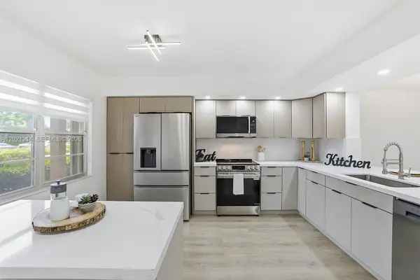 300 SW 130th Ter #110B, Pembroke Pines, FL 33027