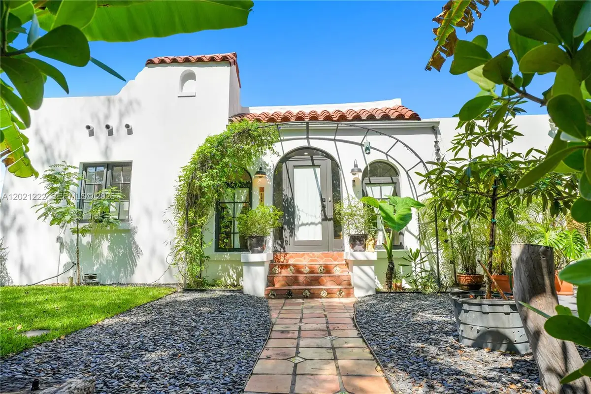 1214 Capri St, Coral Gables, FL 33134 - #1