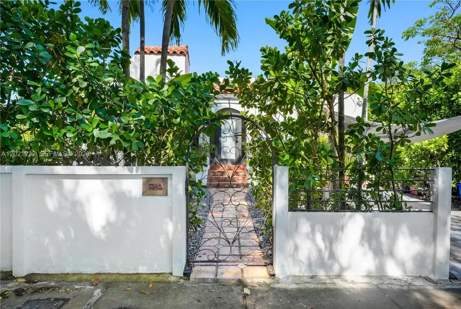 1214 Capri St, Coral Gables, FL 33134 - #3