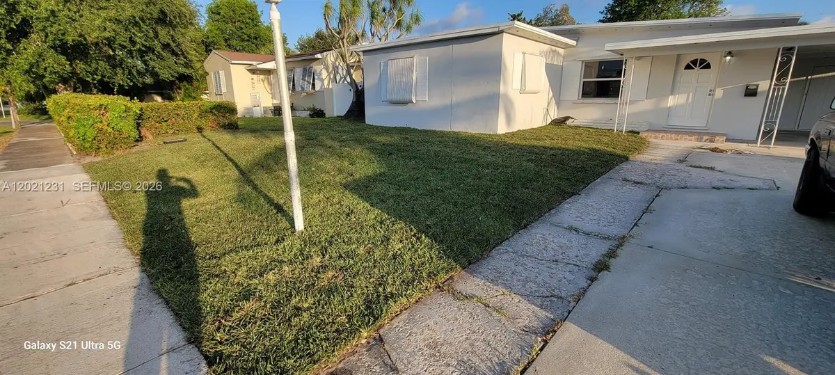 142 SE 4th Ave, Boynton Beach, FL 33435 - #1