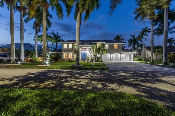 19361 NW 8th St, Pembroke Pines, FL 33029