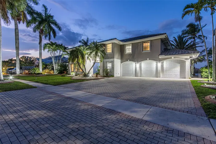 19361 NW 8th St, Pembroke Pines, FL 33029 - #3