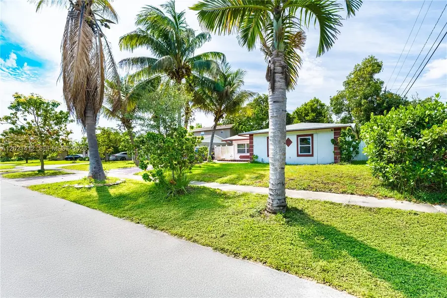4360 NW 32nd Ct, Lauderdale Lakes, FL 33319 - #3