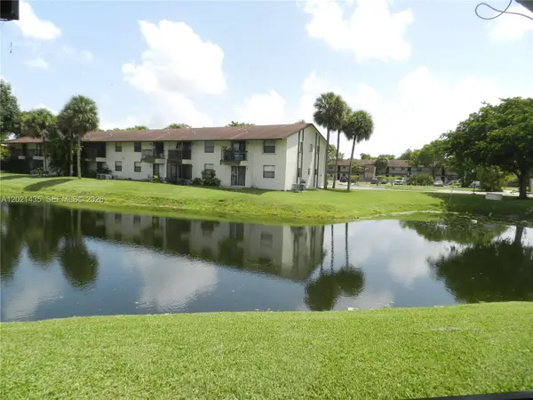 6020 Shakerwood Cir #105, Tamarac, FL 33319