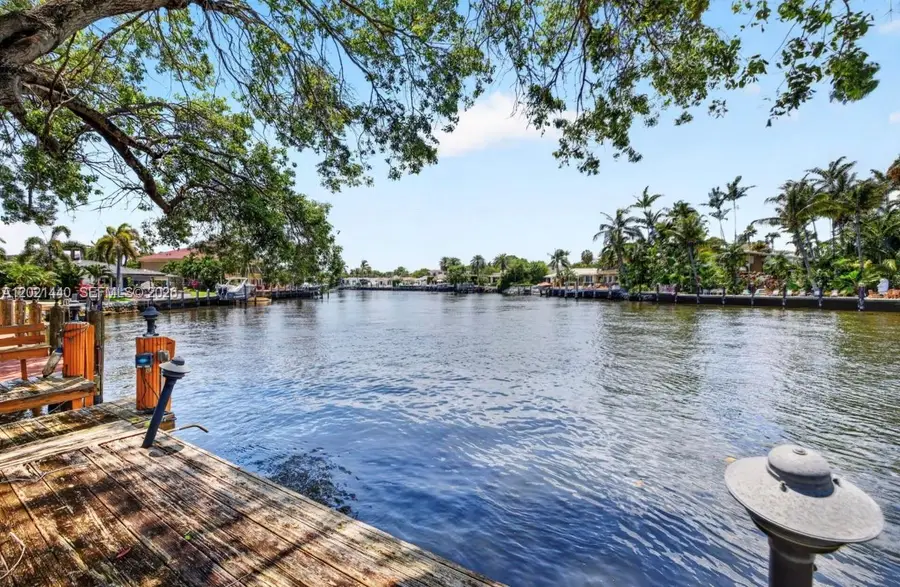 2433 Middle River Dr, Fort Lauderdale, FL 33305 - #2