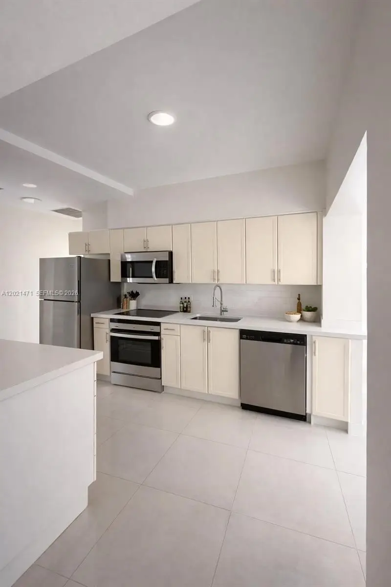 7707 Hawthorne Ave, Miami Beach, FL 33141 - #3