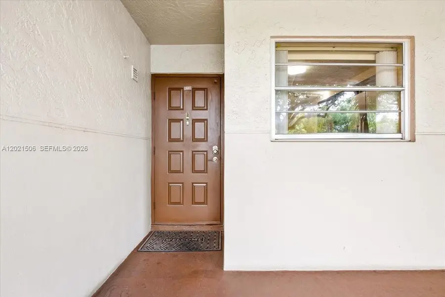 9501 Seagrape Dr #102, Davie, FL 33324 - #2
