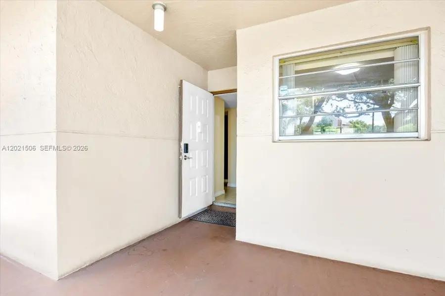 9501 Seagrape Dr #102, Davie, FL 33324 - #3