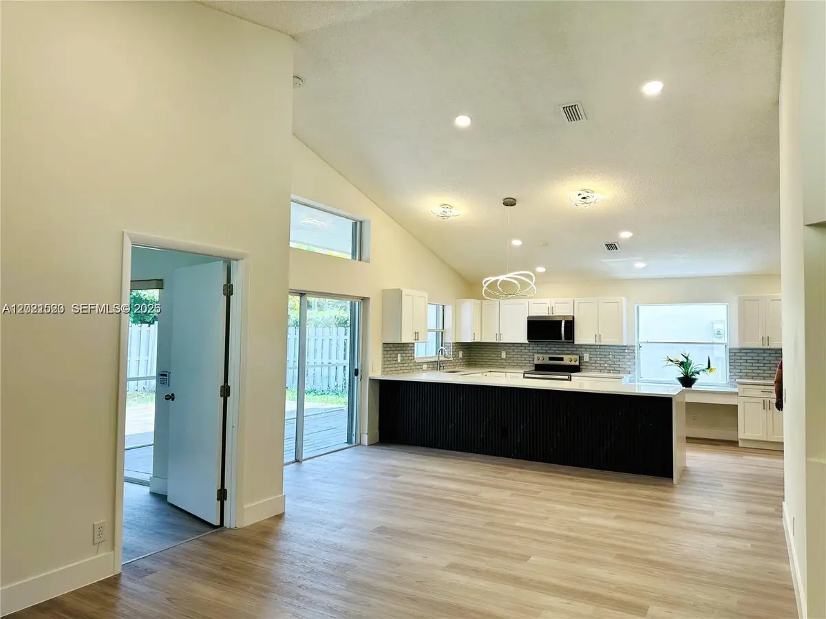 116 W Bayridge Dr, Weston, FL 33326 - #1