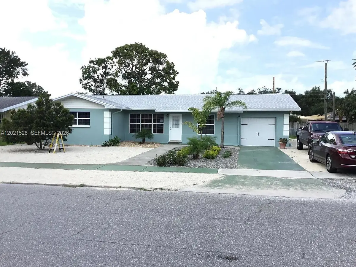 5321 3 Rd Ave W, Bradenton, FL 34209 - #1