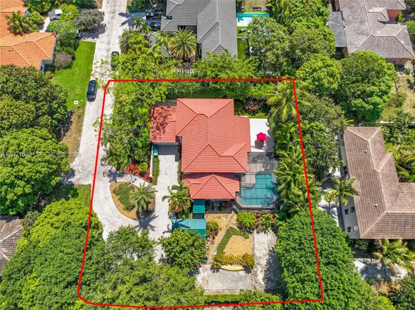 8204 SW 171st St, Palmetto Bay, FL 33157