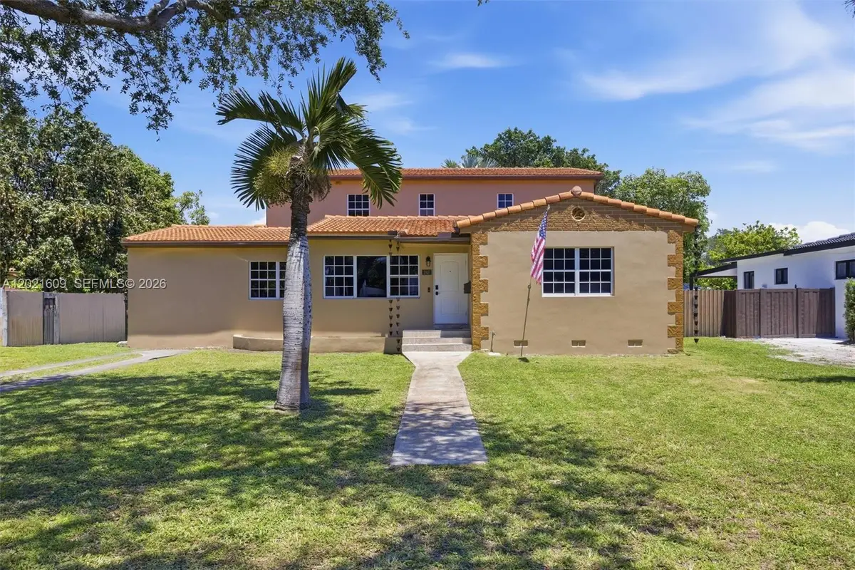 245 Lenape Dr, Miami Springs, FL 33166 - #1