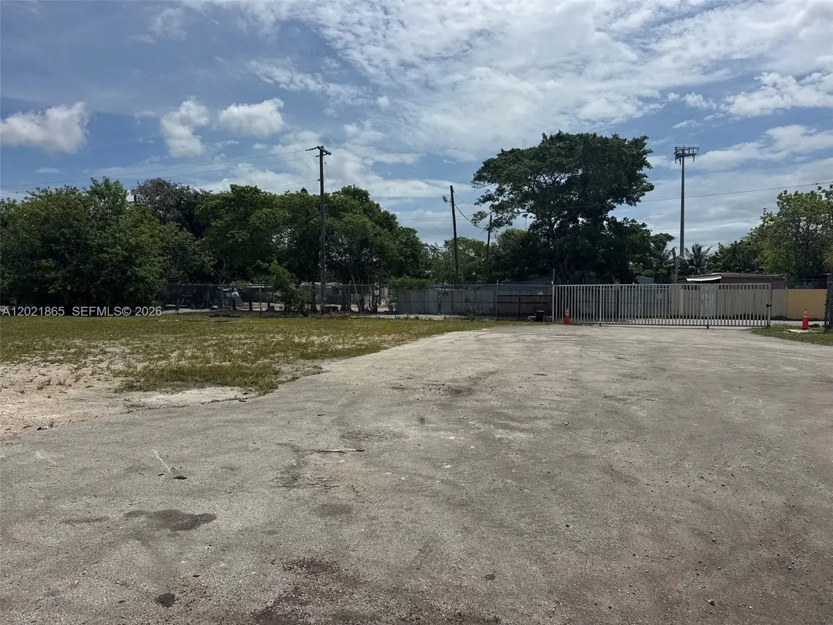 2955 NW 75th St, Miami, FL 33147 - #1