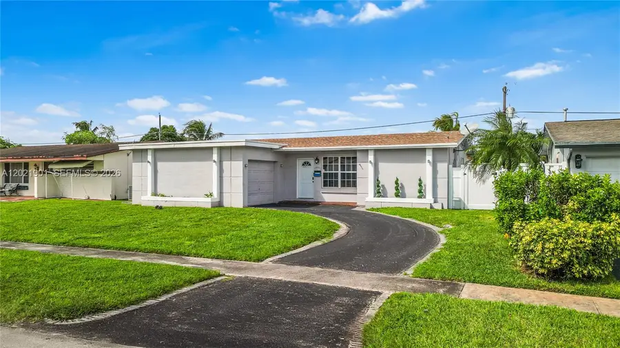 8531 NW 25th St, Sunrise, FL 33322 - #2
