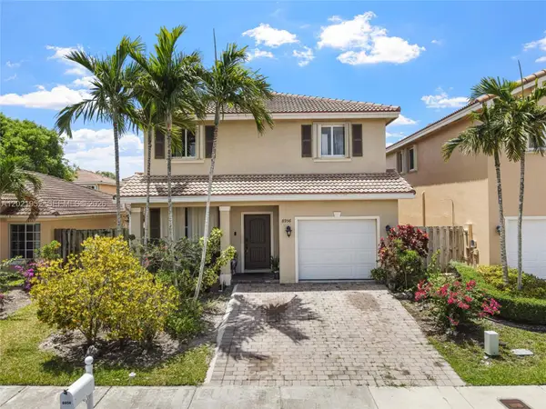 8956 SW 215th Ter, Cutler Bay, FL 33189
