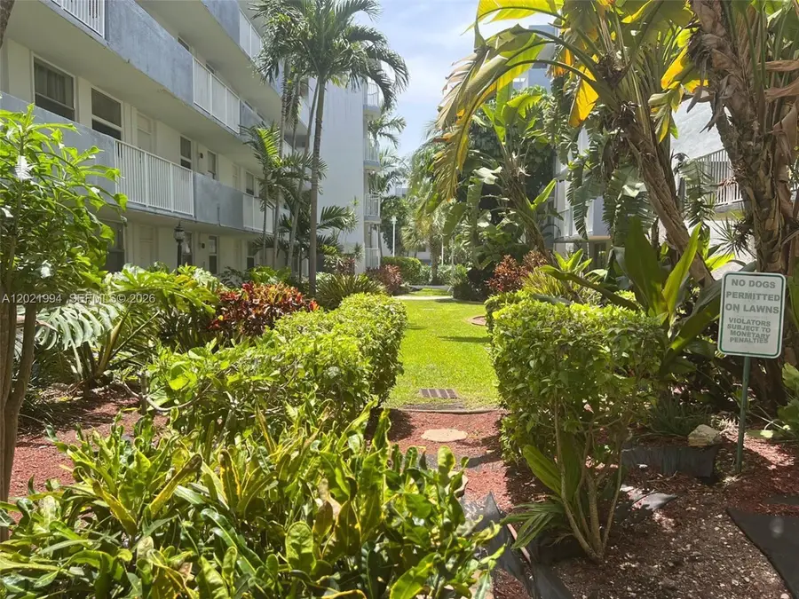1801 S Treasure Dr #427, North Bay Village, FL 33141 - #3