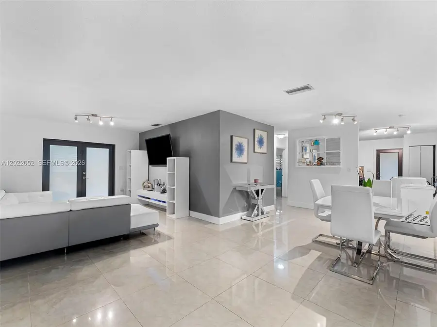 1752 NW 108th St, Miami, FL 33167 - #3