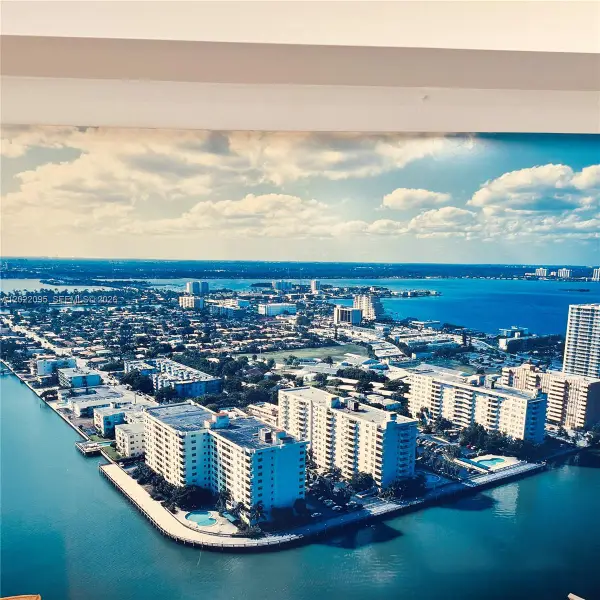 7501 E Treasure Dr #7R, North Bay Village, FL 33141