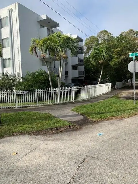1090 NE 129th St #202, North Miami, FL 33161 - #2