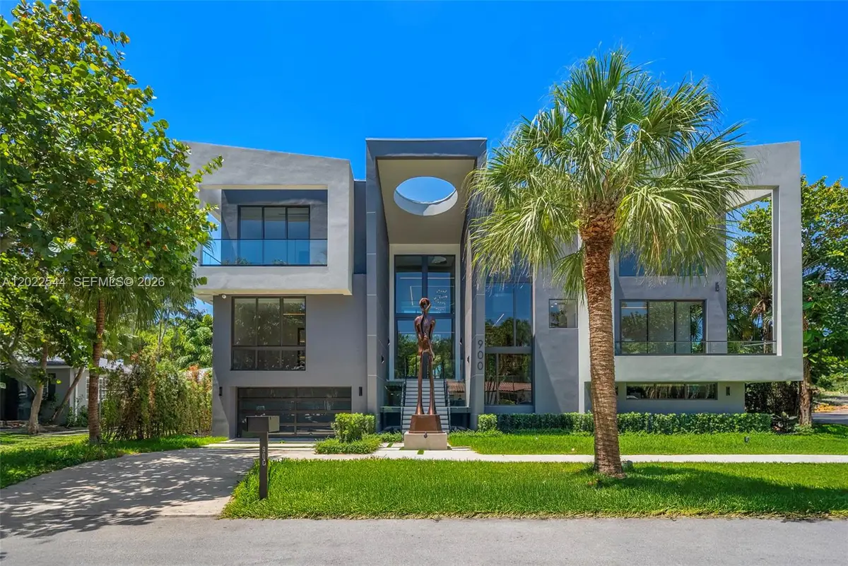 900 NE 75th St, Miami, FL 33138 - #1