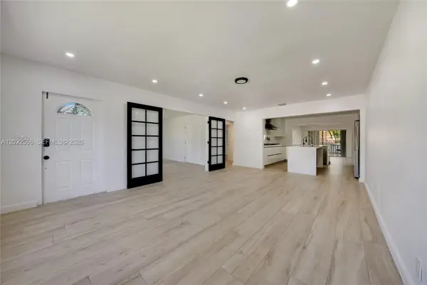 716 SW 5th Ave, Hallandale Beach, FL 33009