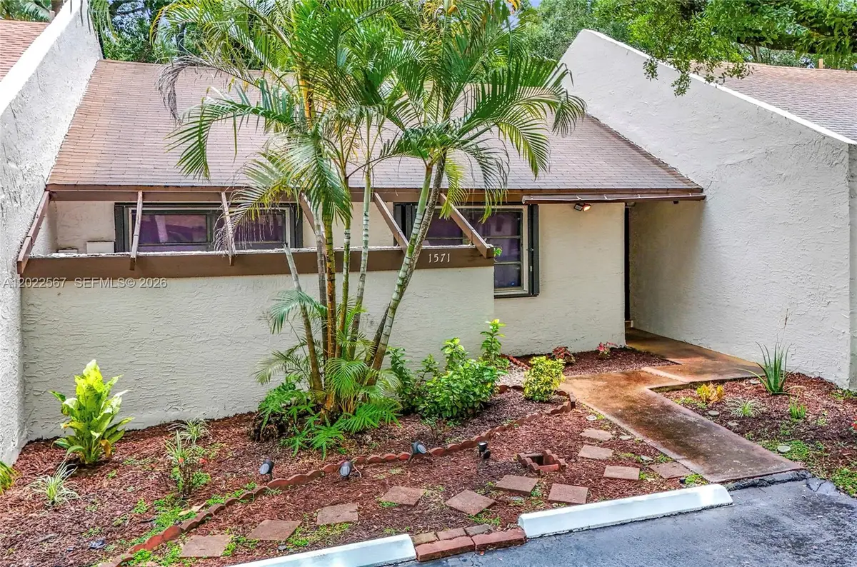 1571 NW 96th Way, Pembroke Pines, FL 33024 - #1