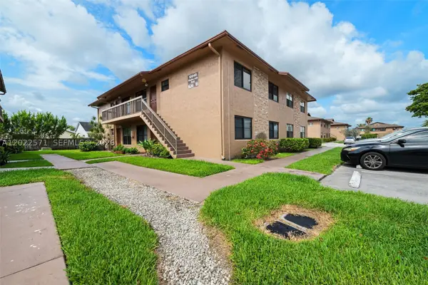 10049 Winding Lake Rd #202, Sunrise, FL 33351