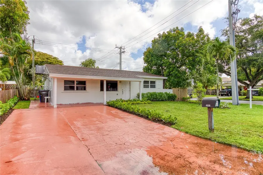7401 Raleigh St, Hollywood, FL 33024 - #3