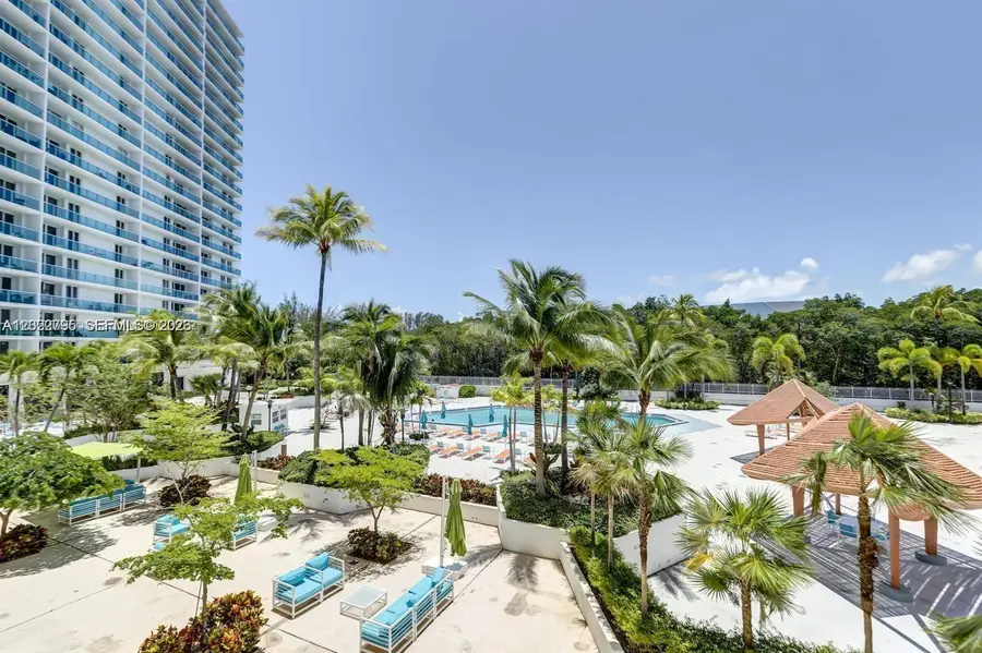100 Bayview Dr #208, Sunny Isles Beach, FL 33160 - #3